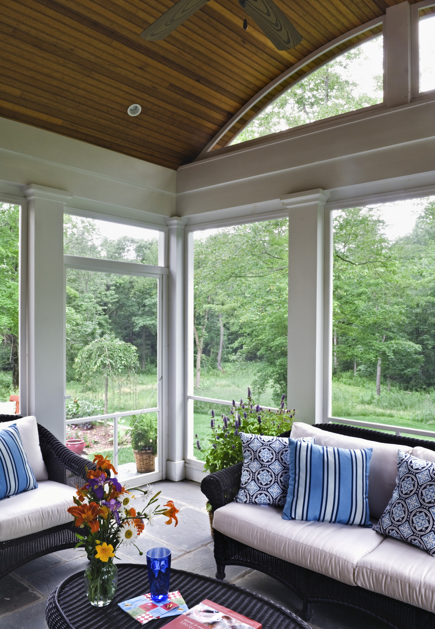 Screened Porch with Curved Roof